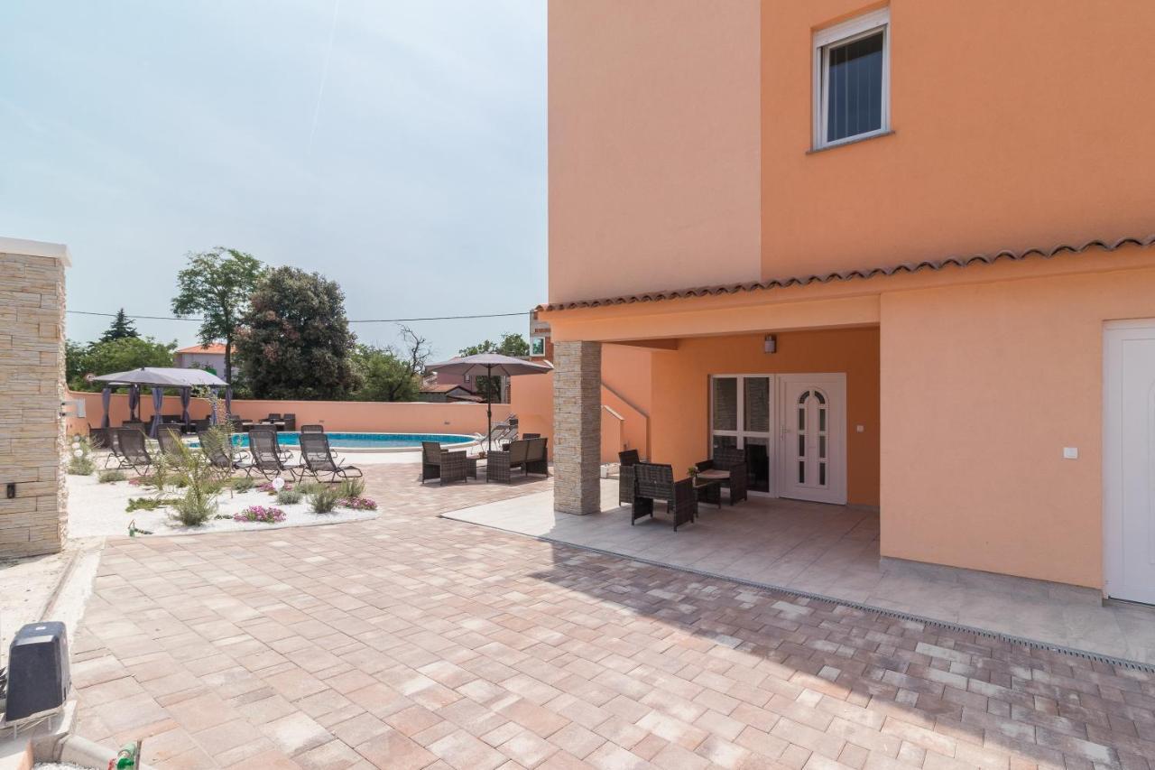 Villa Car Пула Экстерьер фото