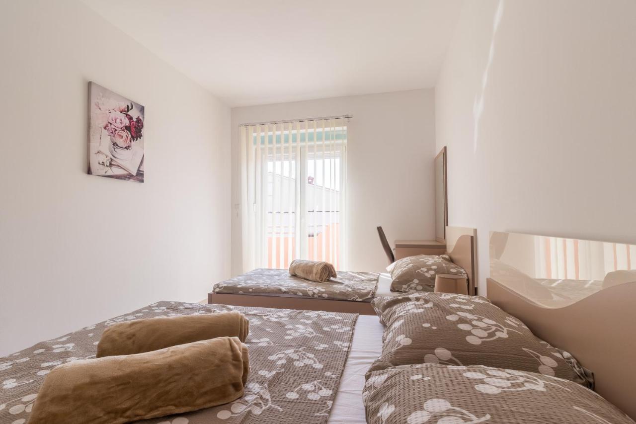Villa Car Пула Экстерьер фото